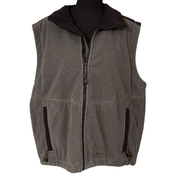 Cabela’s Men’s Windshear Thinsulate Vest - Picture 1 of 10